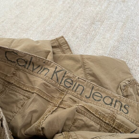 3 for $6 Calvin Klein Jeans Tan Crop Cargo Pants - Picture 2 of 12